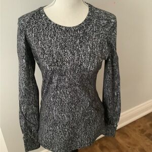 Like new, lululemon athletica Black and white Long Sleeve Top